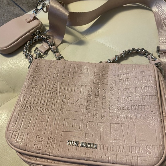 Steve Madden Pink Crossbody Bag with Embossed Texture New!!!! - Picture 3 of 6